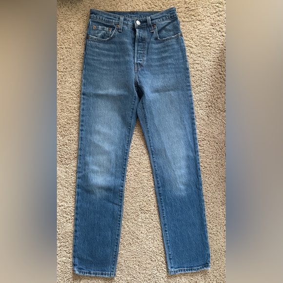 Ladies Levi’s 501 Straight Jean - Picture 1 of 3